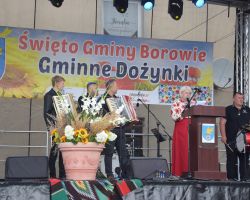 Przemówienie dyrektor Ośrodku Kultury na scenie