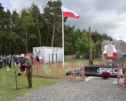 Pomnik w Jaźwinach upamiętniający Bitwę pod Jaźwinami