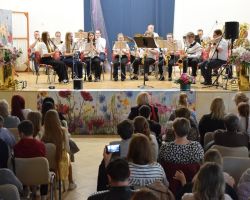 Na zdjęciu Orkiestra Dęta na scenie podczas koncertu na Dzień Kobiet