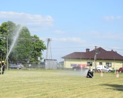 zdjęcie przedstawia strażaków OSP